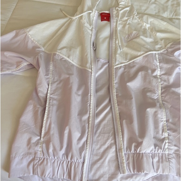 Nike women’s lilac Windbreaker jacket - Picture 4 of 8